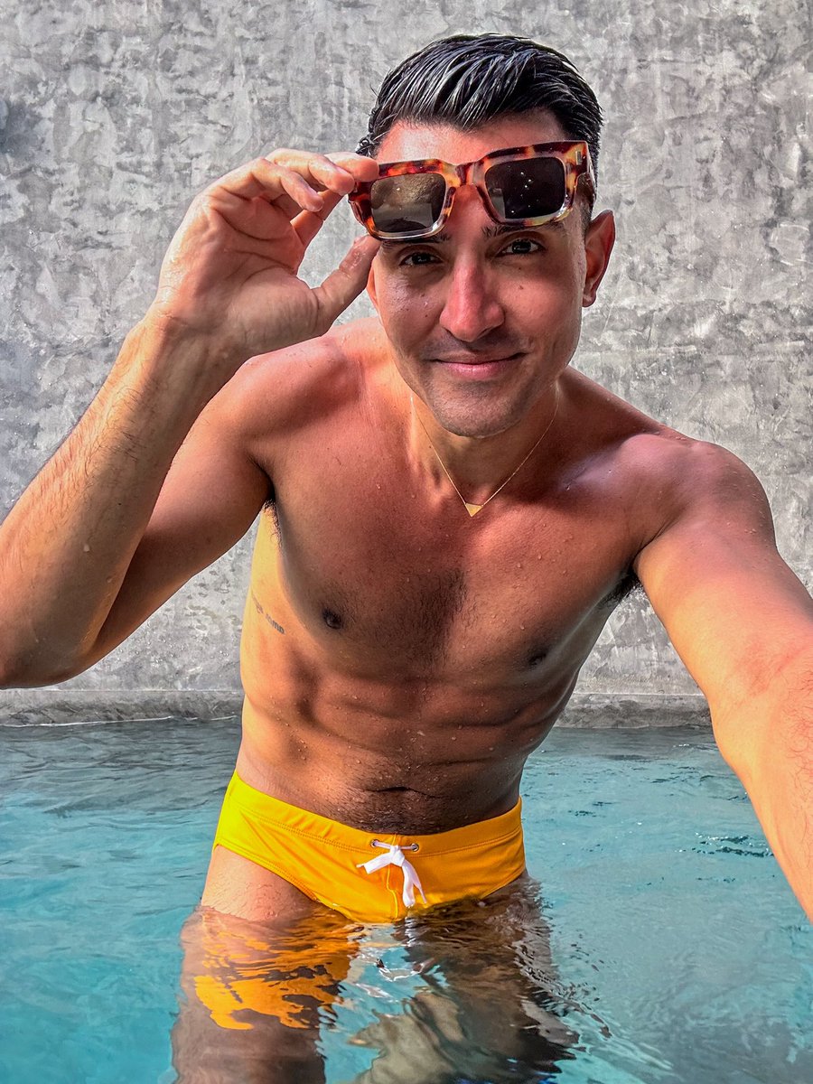 Just a couple ‘o monkeys in paradise 🙈🙊🙉 

#Tulum #Mexico #DiegoDowntown