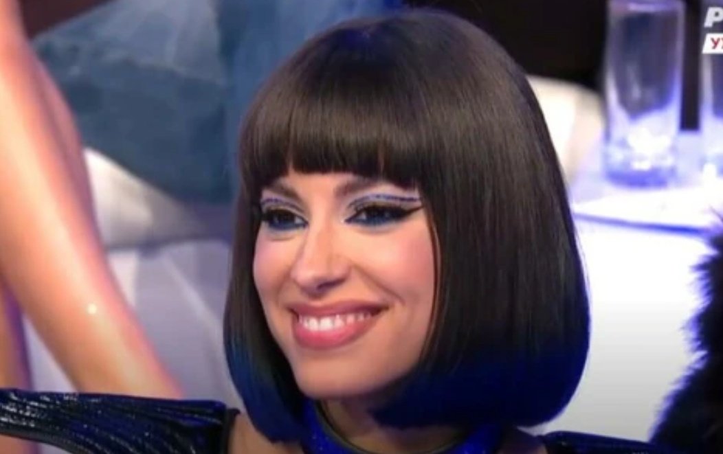 chaka_raka_'s tweet image. diva down #pze25