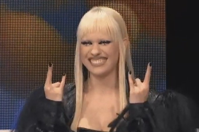 chaka_raka_'s tweet image. diva down #pze25