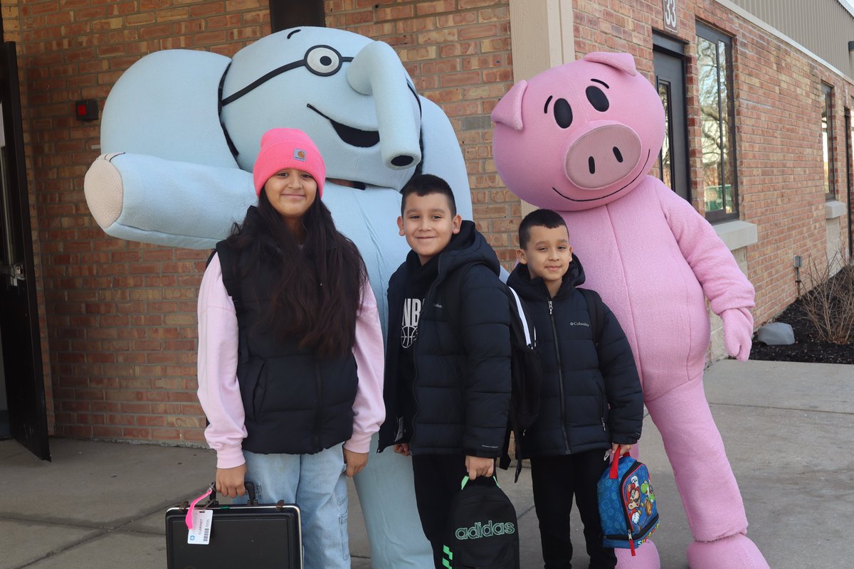 Evelia Sotelo (@soteloev) on Twitter photo What a delightful surprise <a href="/D59JohnJay/">John Jay Elementary</a> this morning—Elephant and Piggie paid a visit!📚😄💫 What a delightful surprise <a href="/D59JohnJay/">John Jay Elementary</a> this morning—Elephant and Piggie paid a visit!📚😄💫