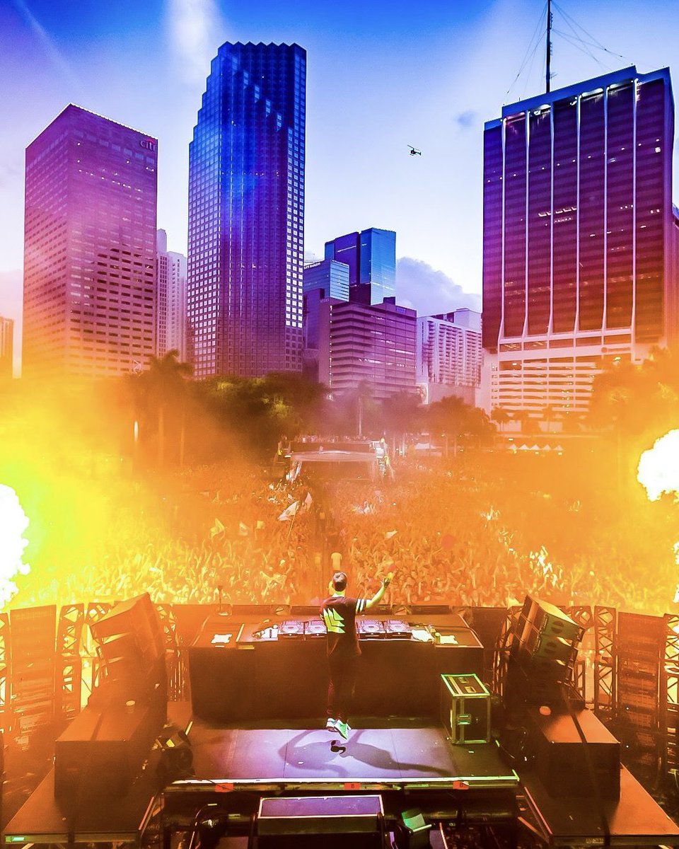 ULTRA IS THIS MONTH ⏳

(📸 via <a href="/ultra/">Ultra Music Festival</a>, <a href="/HARDWELL/">Hardwell</a>)
