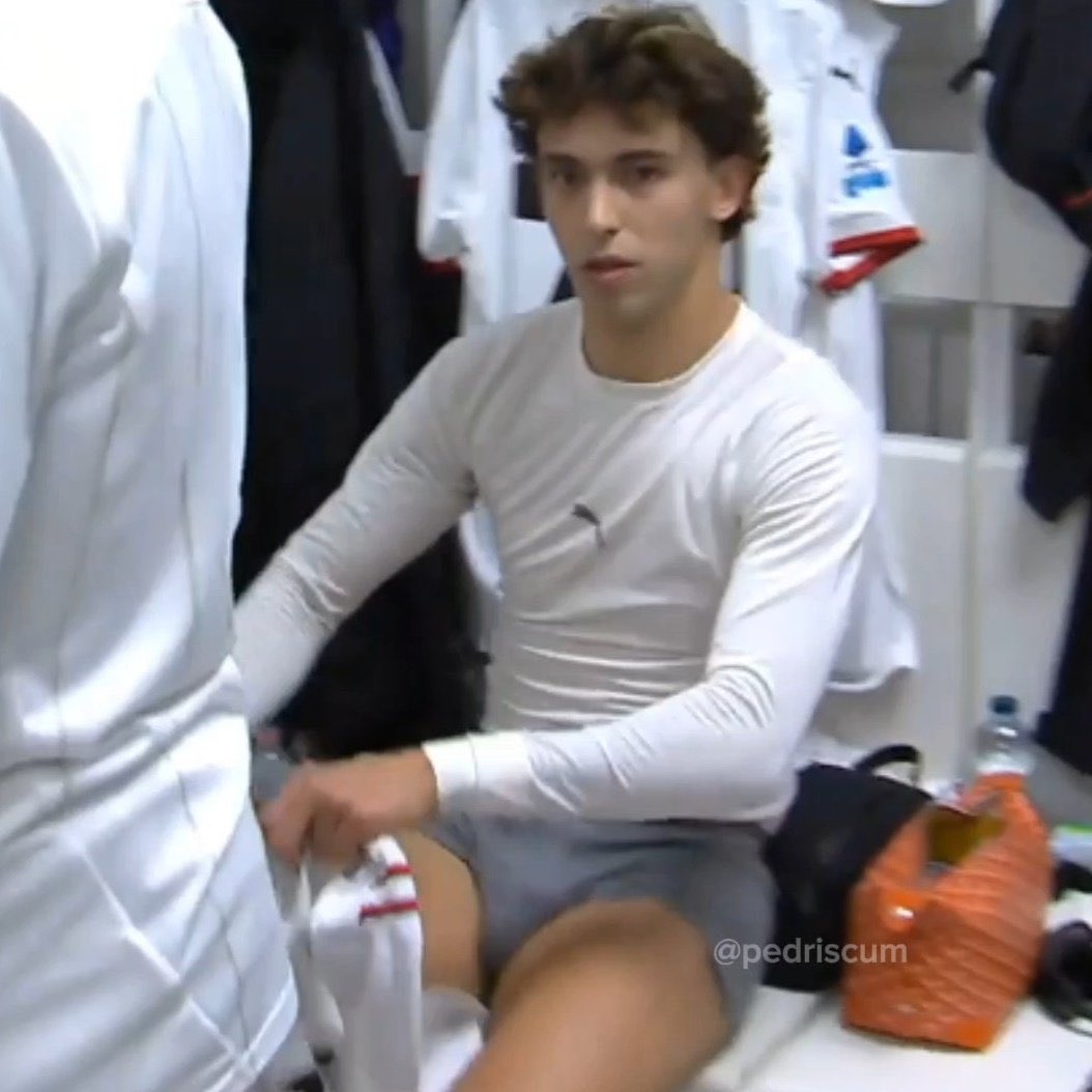 اي واحد مايخضع له خختتفوووو