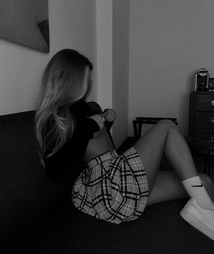 wstdreams's tweet image. 𝐁𝐄𝐀𝐓𝐑𝐈𝐂𝐄 𝐌𝐀𝐑𝐓𝐈𝐍𝐄𝐋𝐋𝐈.
★  — camgirl &amp;amp; student of psychology.
❛𝒚𝒐𝒖 𝒃𝒆𝒕𝒕𝒆𝒓 𝒇𝒖𝒄𝒌 𝒎𝒆 𝒍𝒊𝒌𝒆 𝒚𝒐𝒖 𝒎𝒆𝒂𝒏 𝒊𝒕.❜