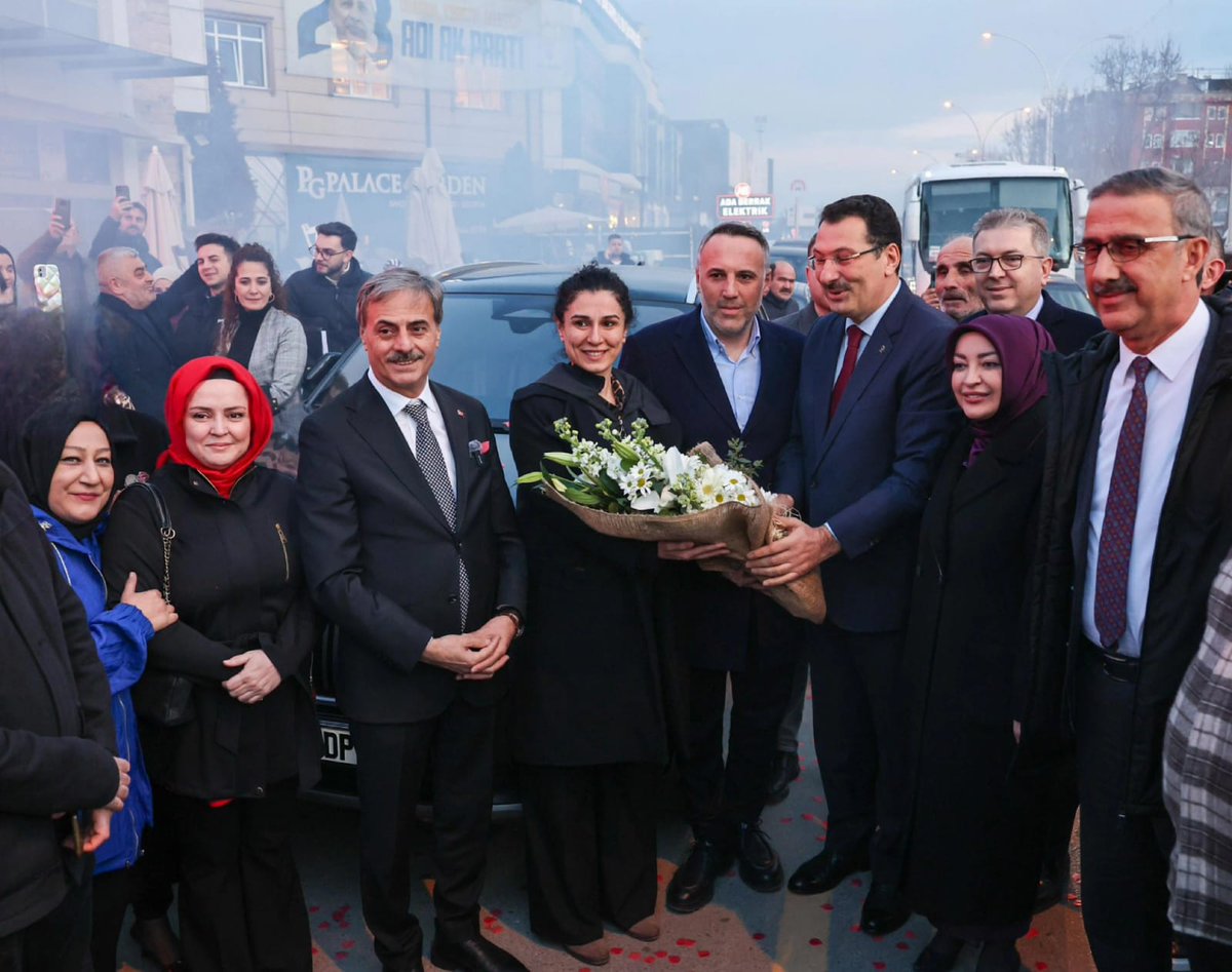 Genel Başkan Yardımcmız, Seçim İşleri Başkanmız Sayın Ali İhsan Yavuz’u İl Başkanımız Milletvekillerimiz,Büyükşehir Belediye Başkanmız,İl .KK.Başkanımız ile birlikte karşıladık Merkez İlçe Başkanlığı döneminde birlikte,çalışma fırsatı bulduğum değerli. Başkanımızı, tebrik ederim