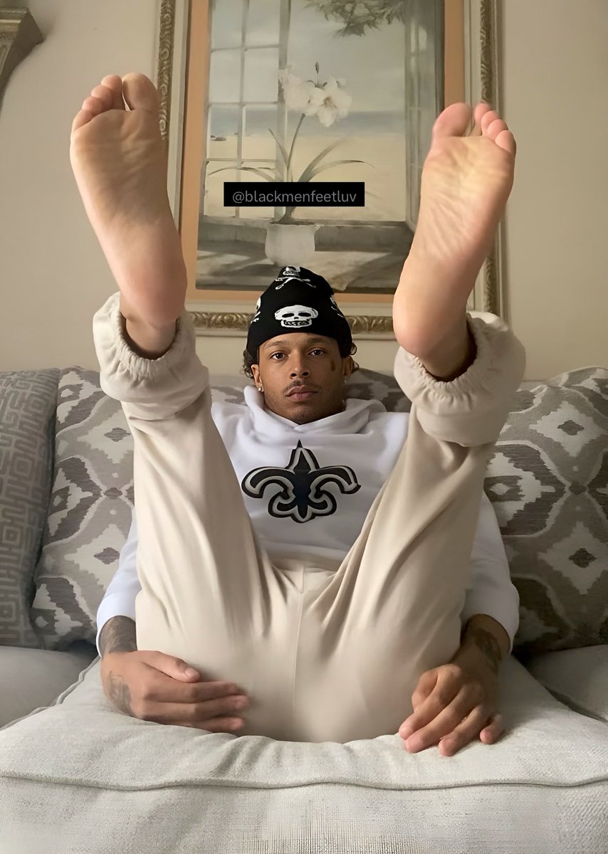blackmenfeetluv's tweet photo. Fine Feet Friday 😍🥵🤤🔥 https://t.co/JhQNPeVoBX