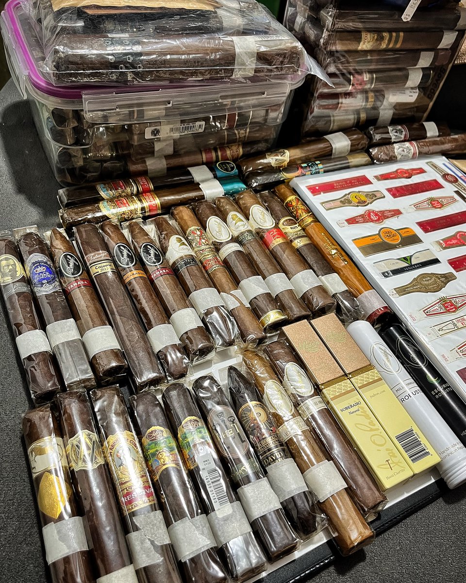 cigar64374's tweet photo. Premium cigars always at 
https://t.co/cRW2hbMzCU https://t.co/v7ZZfJc4gW