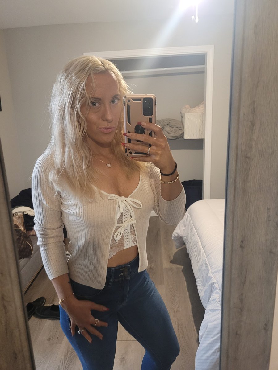 FindomBratBrie's tweet photo. It's payday wallets and I want it 🫰 Send $50 to get noticed 💋 https://t.co/TrW6xV5c15