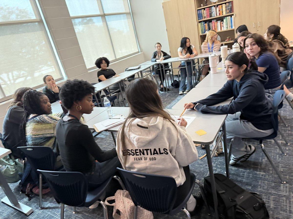 SocStudiesFHS's tweet image. The Cold War is underway in AP World History! 🚀 🌖 Our @GoldenFHSEagles were split between the US &amp;amp; USSR, engaged in a space race &amp;amp; arms race. Things got heated, just like it did in history! @MrNesossi &amp;amp; @CoachMalloryFHS were even found on the currency.💵 🤩 @CollegeBoard