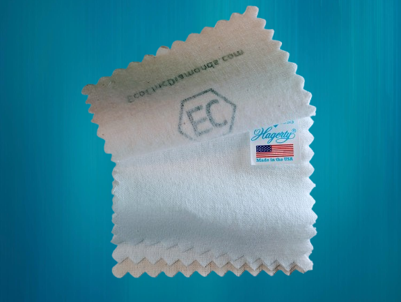EcoChicDiamonds's tweet photo. Keep your eco-luxury jewelry sparkling! ✨ Our USA-made polishing cloth provides 10x longer tarnish protection. Shop now: https://t.co/OYMMkxT3uy 
#EcoChicDiamonds https://t.co/zazJPvZBL5