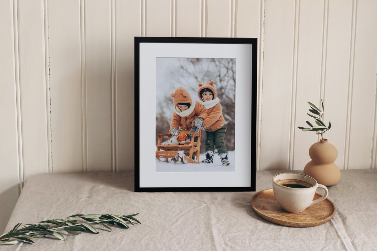 Not every photo has to be from a big event to be meaningful. 🌟 Celebrate the beauty of everyday life by turning the little moments into art that makes your home uniquely yours.