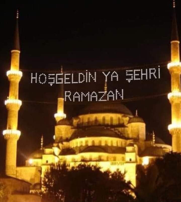 '
Başı rahmet, ortası mağfiret, 
Sonu da Cehennemden kurtuluş olan,
Ramazan ayına kavuşturan Rabb'imize
sonsuz şükürler olsun..
Rabbim hakkıyla ihyâ edebilmeyi
nasîb eylesin 🤲

Hayırlı, bereketli sahurlar 🤲

'