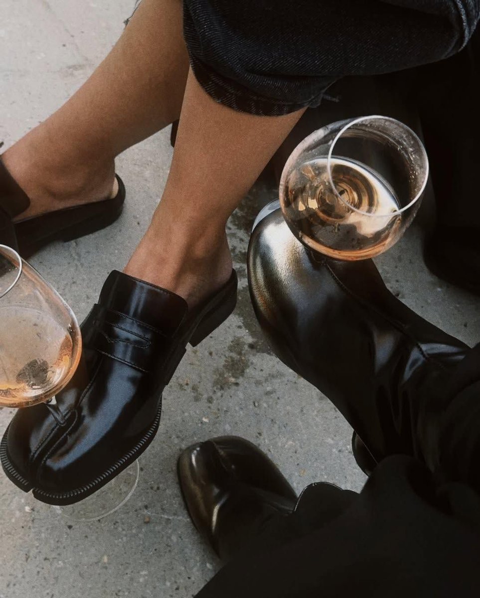 rogue's tweet photo. Maison Margiela Tabi Loafer

📸 Seleznova.kat https://t.co/ZHQuGihAWQ
