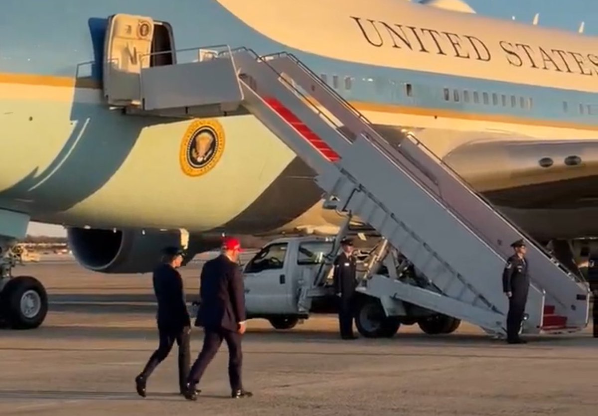 5 things Trump did this week

1. Posted bizarre “Trump Gaza” AI video with beaded men dancing

2. Gave old, redacted Epstein files to MAGA influencers who took selfies with them 

3. Brought the Tate brothers, who face human trafficking charges, back to the United States 

4.