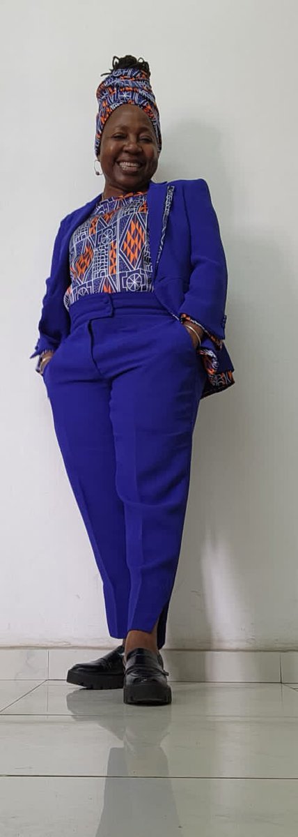 She is sixty...
I want to say she is 10x6
This means 6 ten times...
Can you imagine?
60 years old..🧐😱😶‍🌫️🥰
Happy Birthday Mrs Président...