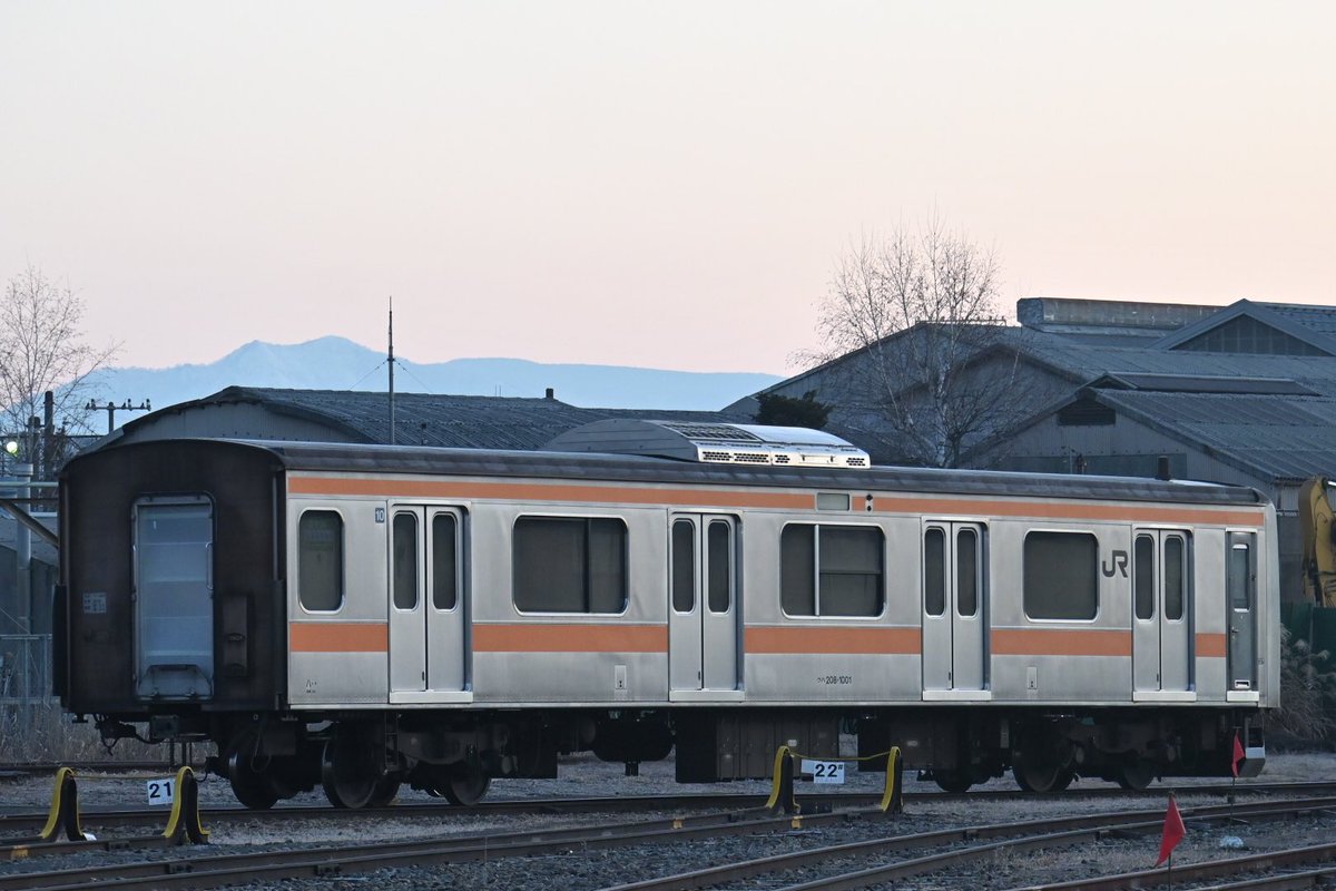 NN廃車置場の中央快速線の209系1000番台の2本ですが少しだけ変化