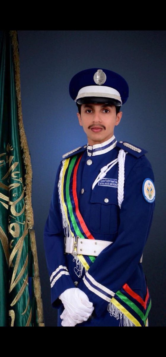 بتوفيق الله تم تخرج ابني الاوسط فيصل من معهد الدراسات الفنيه للقوات الجويه ..

نسأل الله ان يكون هذا التخرج عوناً له على الطاعه للدين ثم المليك والوطن ..

الحمد لله رب العالمين ..