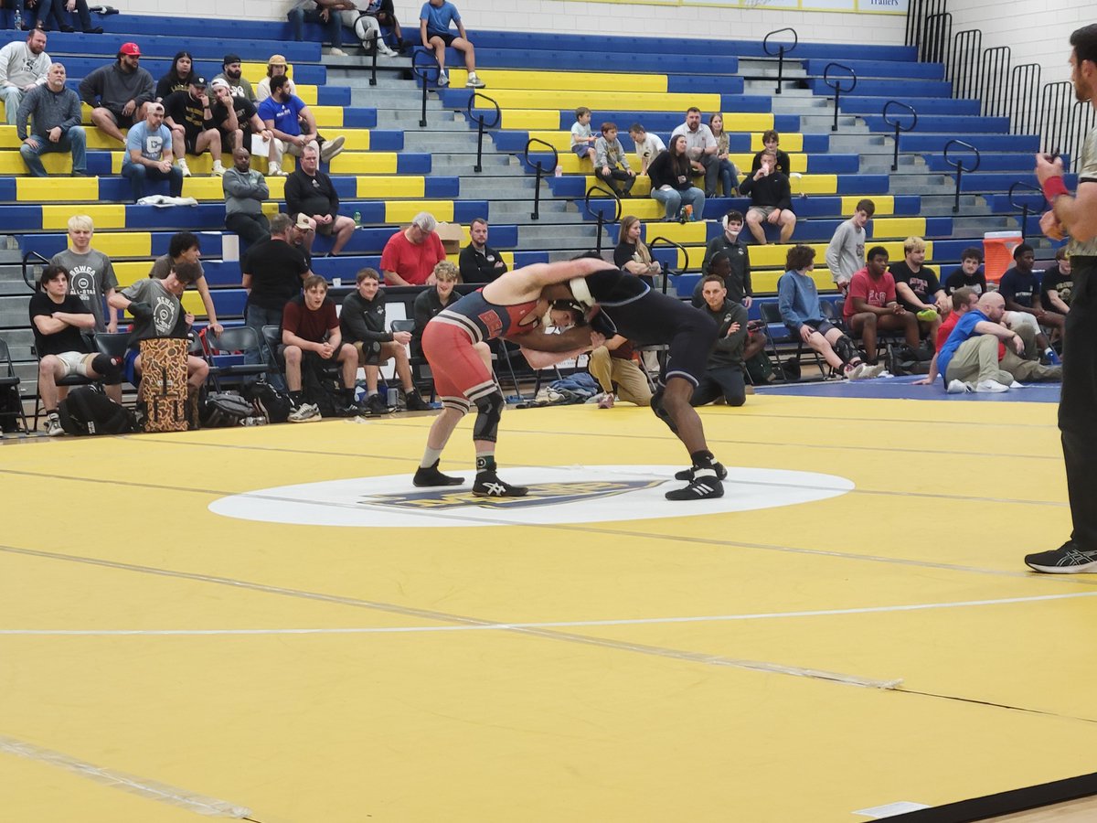 BIG MATCH right now with 3A Wrestler of the Year Jayden Morris and 5A Div 1 Wrestler of the Year Ricky Springs squaring off