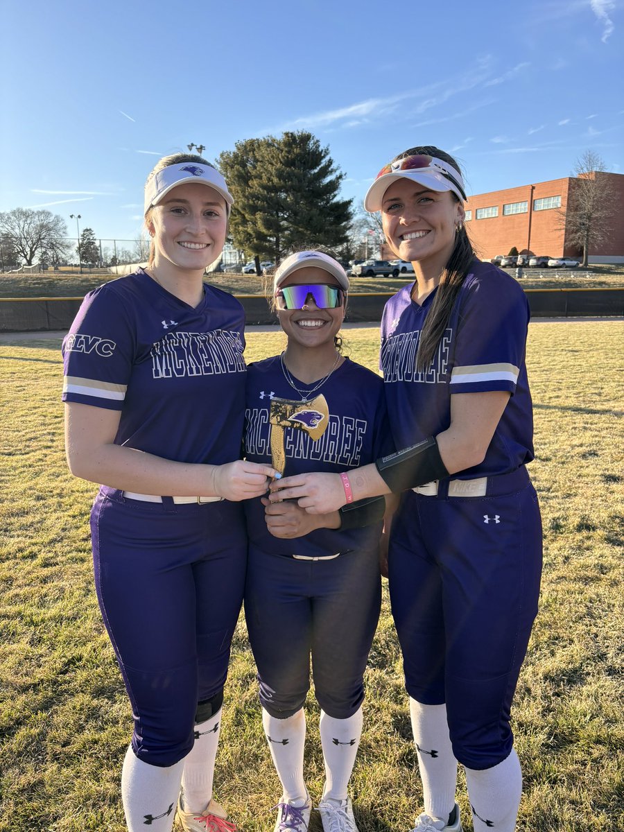 McKendreeSB's tweet photo. Golden Axe Award Winners today @josiewettig24 @HeavenLawrence3 @layneetapp22 https://t.co/L37JuYdc3O