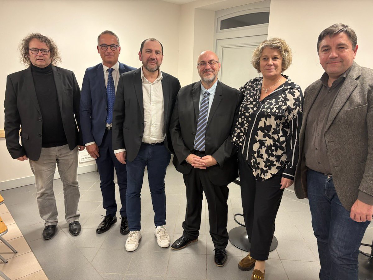 [#ruralité] Ce soir je participais à l’invitation du PRG des Hautes-Pyrénées et de <a href="/mcarrere65/">Carrere maryse</a> sénatrice présidente du <a href="/rdse_senat/">Sénateurs RDSE</a> à la conférence de <a href="/cyrilcibert/">Cyril Cibert</a> sur « vie associative en ruralité » Des propositions concrètes, qui ne demandent qu’à être mises en place.