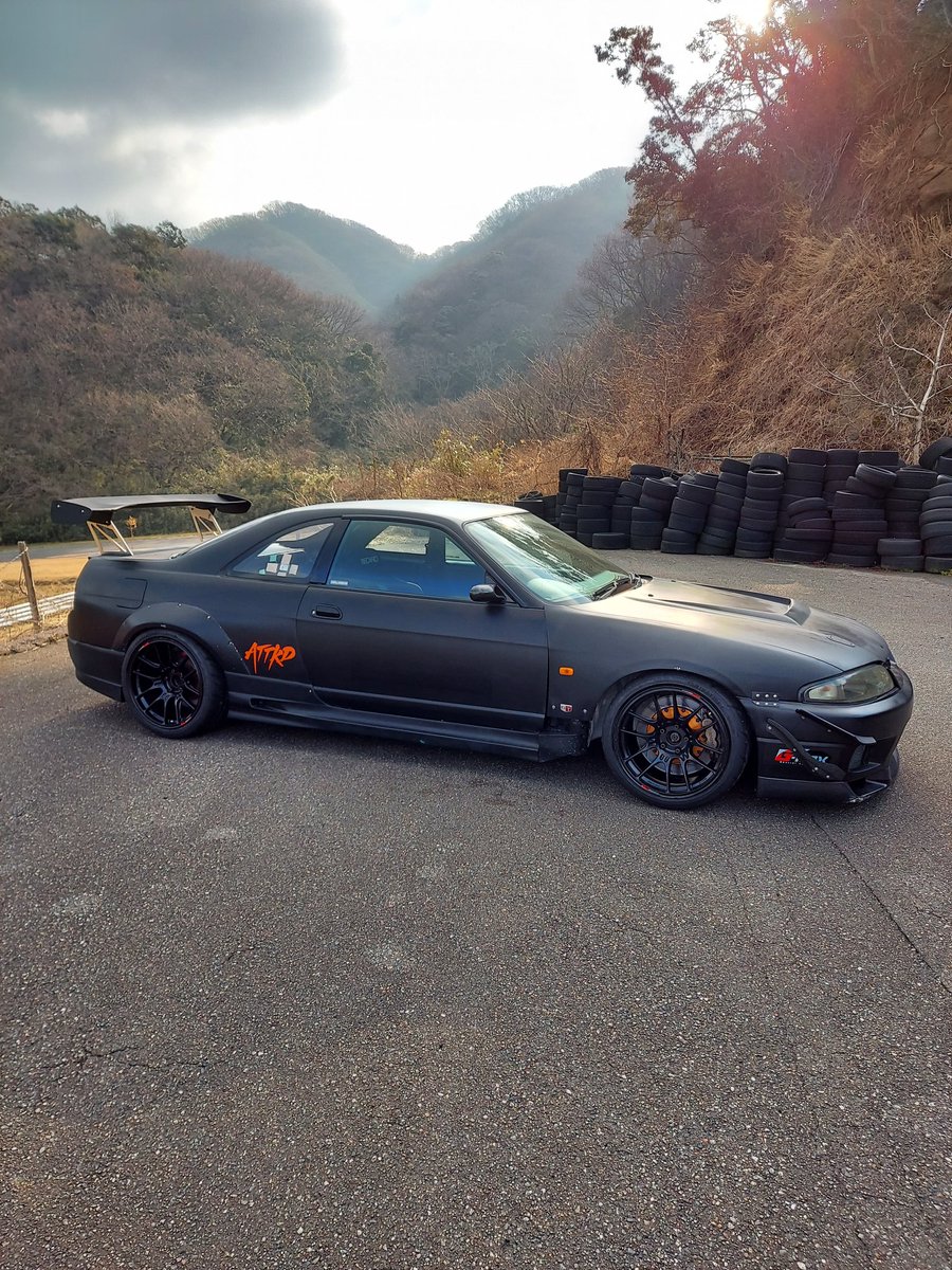 KAWAIR33's tweet photo. 今日は、間瀬サーキットでタイムアタックに来ました❗
タイヤはシバタイヤ200T、8分山。
頑張ります。
#ATTKD #R33 #GTR #シバタイヤ
#間瀬サーキット https://t.co/py8mumTJhJ
