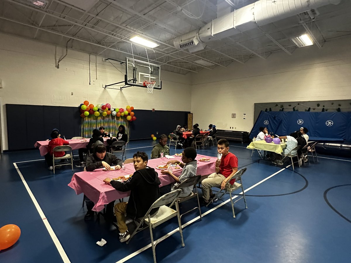 CuffJerry's tweet image. Our 6th grade cubs had a TIME at their dance!