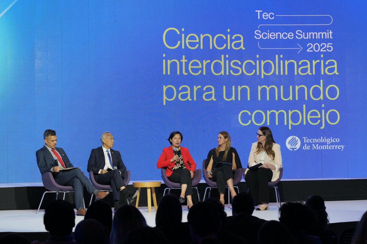 jpmurra's tweet photo. En el Tec Science Summit 2025, reunimos a investigadores, académicos y expertos para explorar cómo la ciencia interdisciplinaria nos ayuda a comprender y resolver los grandes desafíos del mundo actual.

Reflexionamos sobre la importancia de hacer accesible el conocimiento. Divulgar la ciencia es acercarla a más personas, traducirla en soluciones y permitir que sea parte de la vida diaria.

El mundo necesita luz y esperanza, y la ciencia es el camino para construir un futuro mejor.