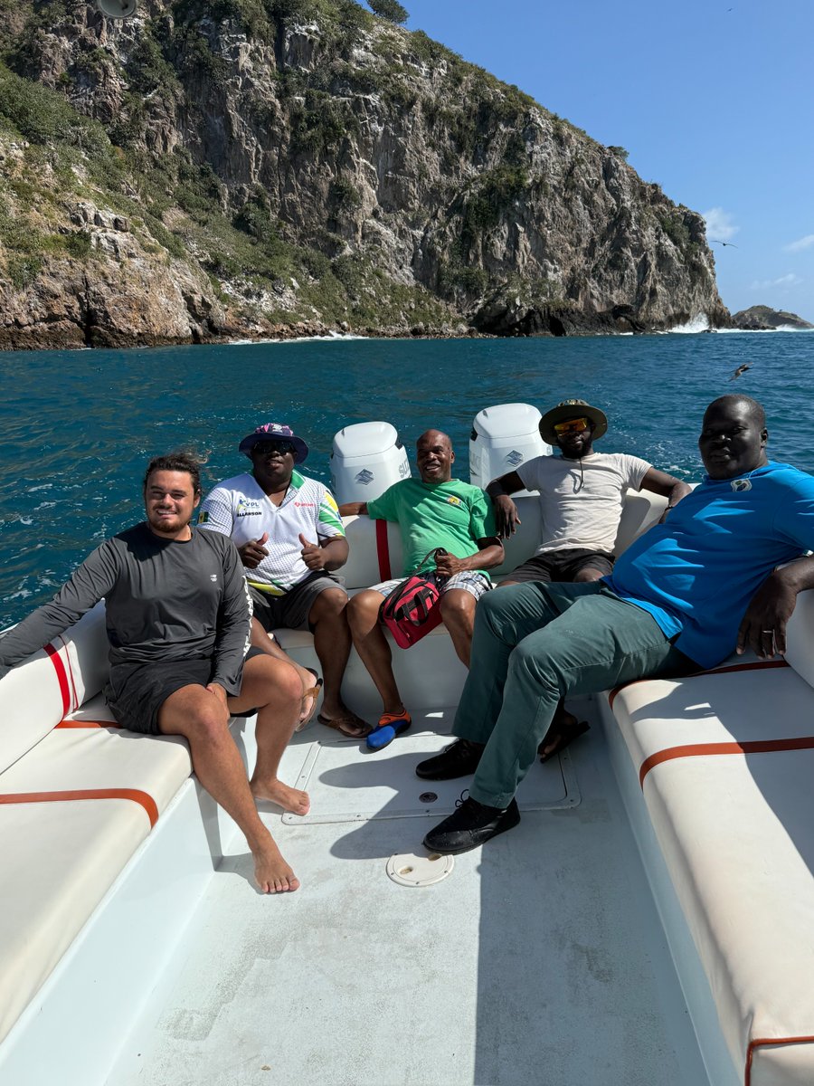 EPICislands's tweet photo. EPIC's first reconnaissance mission of the year to Battowia and the Pillories was a success! 🌊 We spotted Red-billed Tropicbirds, Red-footed Boobies, and more. The island’s remoteness allows seabird populations to thrive. Stay tuned for updates! 

#SeabirdProject #Battowia https://t.co/m1Hvnr8iuo