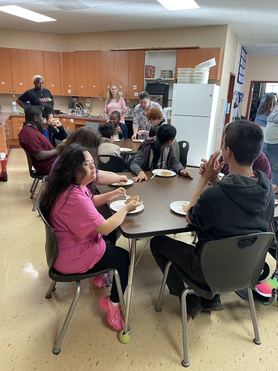 Our students had a great time spreading peanut butter on waffles with bananas <a href="/wkhscc2/">WKHSCC2</a>