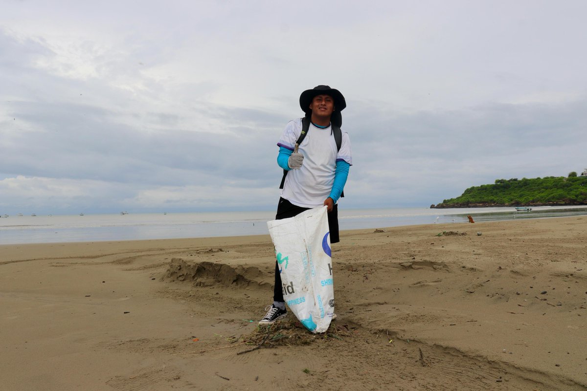 Min. de Ambiente, Agua y Transición Ecológica 🇪🇨 (@ambiente_ec) on Twitter photo .<a href="/AdriMoyanoVega/">Adriana Moyano Vega</a>, viceministra del Ambiente (s) participó activamente en la limpieza de playas. Además, junto a <a href="/PATDNicole/">N.</a> de <a href="/mingasporelmar/">Mingas por el Mar</a> impartió una charla explicativa sobre la importancia de esta iniciativa en favor de los ecosistemas marinos y su equilibrio. 🌊🐳 .<a href="/AdriMoyanoVega/">Adriana Moyano Vega</a>, viceministra del Ambiente (s) participó activamente en la limpieza de playas. Además, junto a <a href="/PATDNicole/">N.</a> de <a href="/mingasporelmar/">Mingas por el Mar</a> impartió una charla explicativa sobre la importancia de esta iniciativa en favor de los ecosistemas marinos y su equilibrio. 🌊🐳