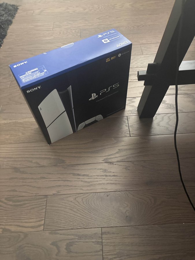 ❕ ATTENTION: EA CFB Community!
 It’s time for a HUGE giveaway. I’ve teamed up with <a href="/ItzLiveee/">Darrynton Evans</a> to give away a PlayStation 5! How do you enter? It’s very simple.  
- Follow <a href="/ItzLiveee/">Darrynton Evans</a> &amp; @DudeBradd
- Follow Darrynton’s Gaming IG: instagram.com/itzliveeettv/
- Join the EA CFB Discord: