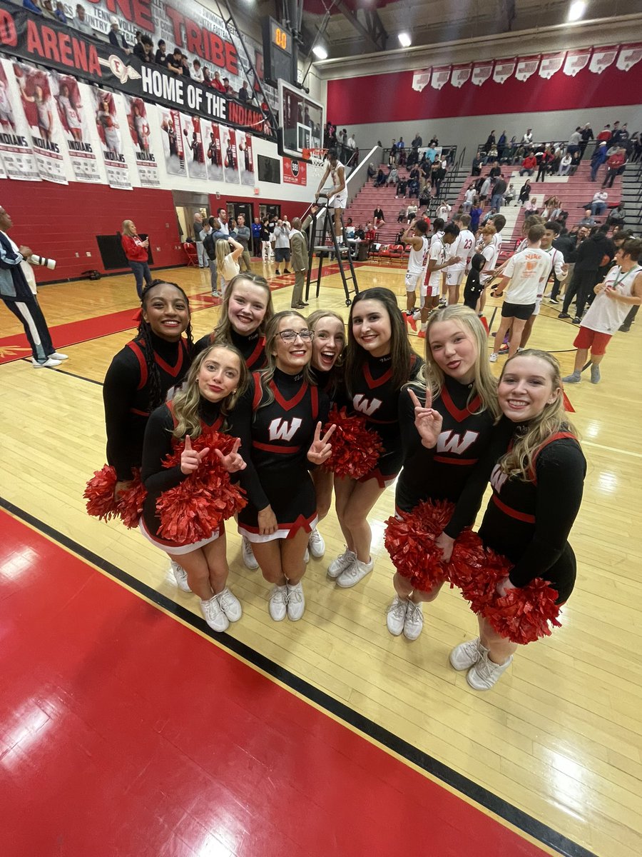 LWHS_Cheer's tweet photo. DISTRICT CHAMPS!! 🏀🔥 https://t.co/zfhkvdIO5e