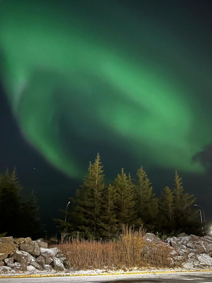 AstroEduca & AstroCanarias (@astroeduca) on Twitter photo En directo desde Islandia 📷 Frank A. Rodríguez <a href="/AstroEduca/">AstroEduca & AstroCanarias</a> Astro Photo Tour Auroras 2025 AstroEduca #Auroraborealis #northernlights #aurora #islandia #astroeduca En directo desde Islandia 📷 Frank A. Rodríguez <a href="/AstroEduca/">AstroEduca & AstroCanarias</a> Astro Photo Tour Auroras 2025 AstroEduca #Auroraborealis #northernlights #aurora #islandia #astroeduca