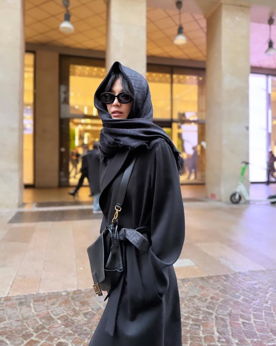 SonghyekyoChile's tweet photo. Publicado en instagram por nuestra hermosa niña #Songhyekyo en Italia
#Songhyekyo #kyo1122 #SongHuyQiao #송혜교 #westandbyyoukyo #WeLoveYouSongHyeKyo #darknuns #afterlove #yunia #sisteryunia #fendi #fendiambassador https://t.co/5uqG0hbP5y