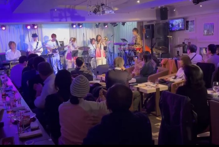 am section "am come Everybody"
ありがとうございました！！
今回はアコースティックセットもありメンバーの色々な一面が見れたのではないでしょうか！？✨

アムセクション。2人で全力疾走してたら全然写真撮れなかったので取り急ぎ。もしいただけたらまた随時更新します😌🙏