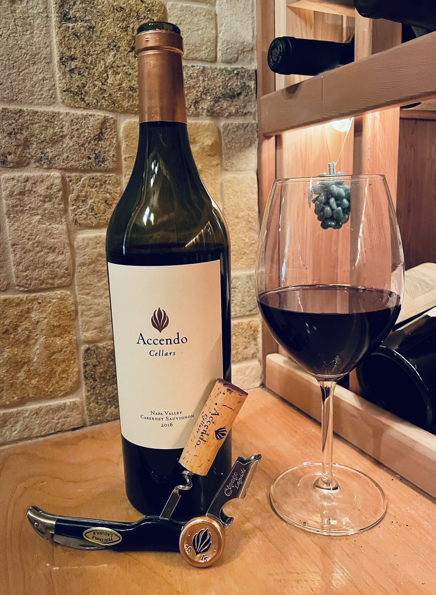 BartlettBacchus's tweet photo. Two generations of the Araujo family and their two amazing wines. The cult classic, #AraujoEstate Eisele Vineyard Cabernet and this #Accendo Cabernet have us set up well for the evening. #NapaValley #Wine https://t.co/dyEuN2wVcn