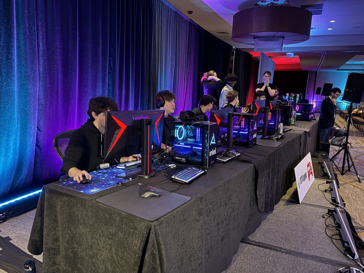 DuPage_Sports's tweet photo. Lots of great stuff going on at Midwest Battleground on Day 1! The collegiate teams are on the ground and battling. Stay tuned for updates as the competition continues throughout the weekend! 👀 https://t.co/lVVvqDgCsu