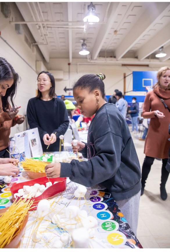 What an awesome STEM night last Thursday. Thank you to the wonderful Moffet moms who shared their STEAM experiences
1.) Dr. Leah: @PhiladelphiaFIGHT &amp; Dr. Marleny: @childrensphila 
2.) Melissa, Bio Med professional: @womeninbio 
3.) Erike: <a href="/designgym/">tdg</a>.co Gym
More posts to come…