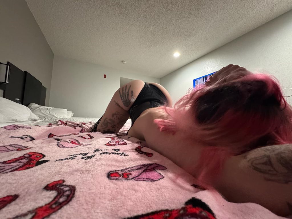 MistressMaeee's tweet photo. Subscribe to the OF for more lewd content! https://t.co/IIJptquVGp
I sell my sextapes separately hmu for my menu! https://t.co/2nTojBWXmc