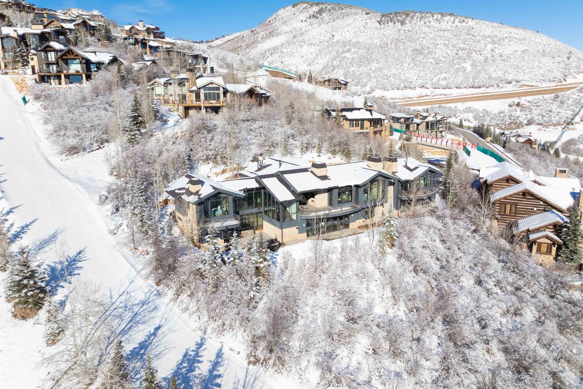 InvitedHome's tweet image. It's hard to believe, but this home is even more breathtaking in person. We are pleased to welcome Stonewatch Estate at Deer Crest to our Deer Valley Portfolio. 

Full home details: invitedhome.com/vacation-renta…