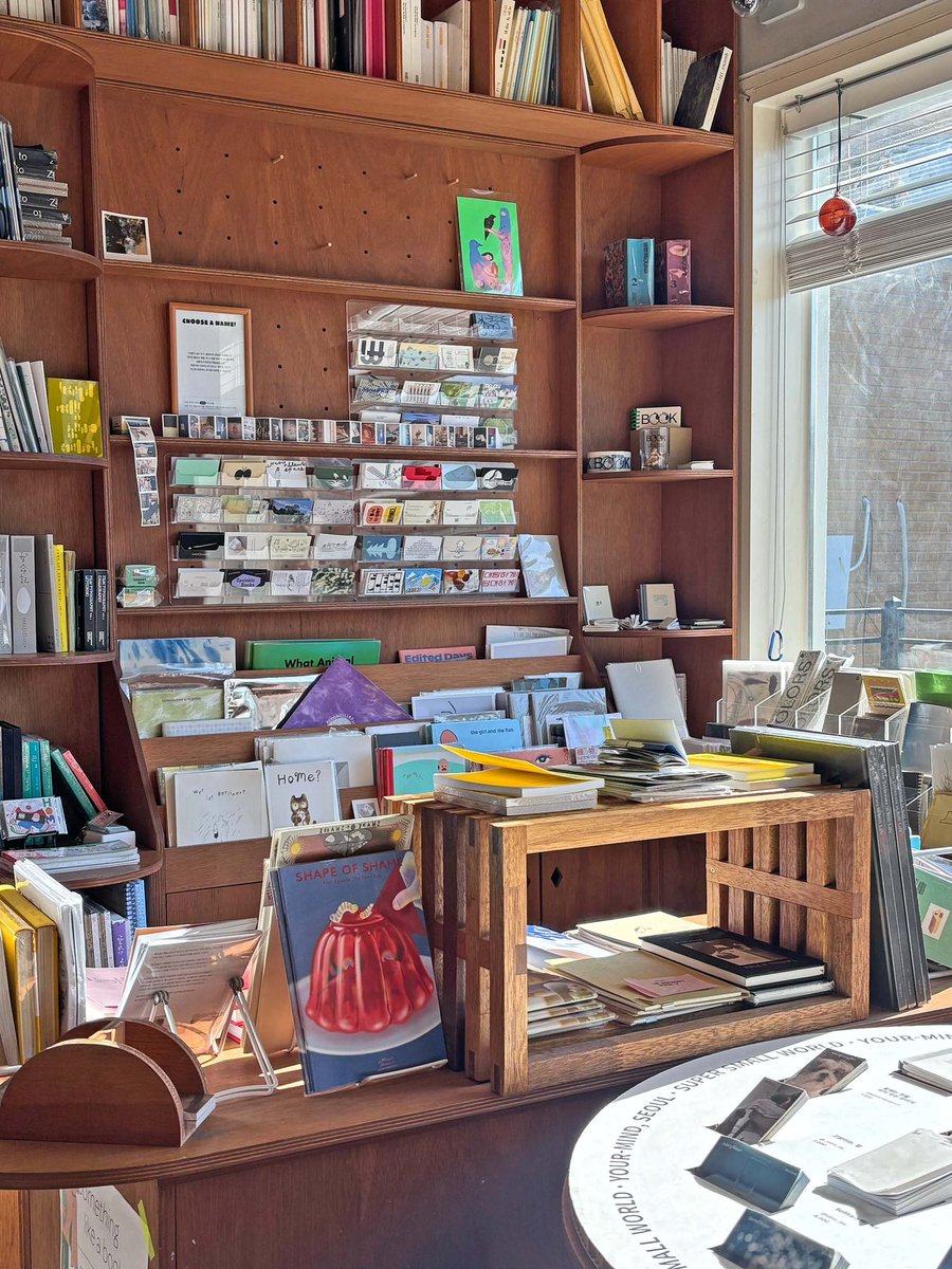 삼일절 주말과 대체휴일 책방 오후 1~8시 정상영업합니다. 특집 공간에서는 『털 어류 도감 Fluffy Fish Encyclopedia 1』에 수록된 털 어류를 전시합니다.

your-mind.com