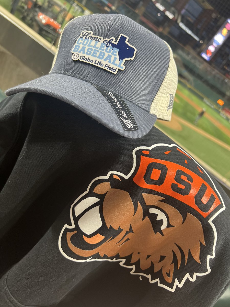 Chico4Some's tweet photo. Preparing to cheer on Oregon State baseball against Baylor. @GlobeLifeField #GoBeavs #FatherandSonAdventures https://t.co/vvGywqLwEM