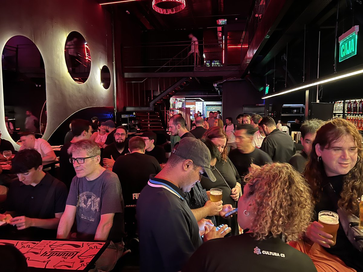 cultura_c3's tweet image. 🩷Meetup Polkadot x Cultura C3💜

Toda la comunidad unida por entender el futuro descentralizado.

@DOTmeetups 

🥂🍻Por más amigos, socios y nuevas formas de ver el mundo.