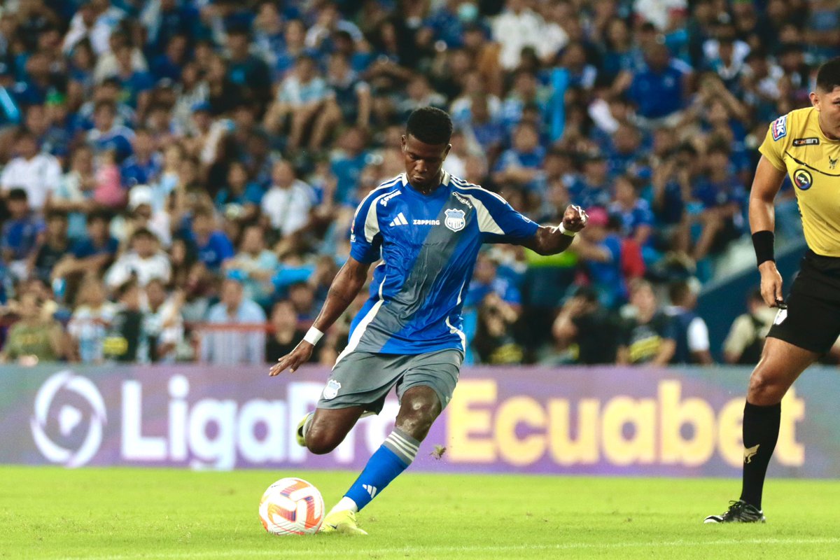 CSEmelec's tweet image. ¡𝙀𝙢𝙥𝙞𝙚𝙯𝙖 𝙡𝙖 𝙨𝙚𝙜𝙪𝙣𝙙𝙖 𝙢𝙞𝙩𝙖𝙙! 🔛

¡Daleeee #Emelec!

#CSE 0 vs 0 #CSDM

#LaHistoriaNosUne🔵