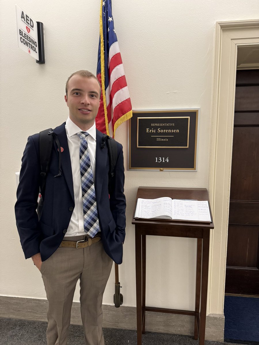 EthanClarkWX's tweet image. It’s been hard to come up with words regarding the situation at NWS/NOAA the last few days. Roughly 1k meteorologists have been fired, and this will have profound impacts. I just got back from two days in DC fighting  for NOAA/NWS. I met with over 12 lawmakers. I am very mad.