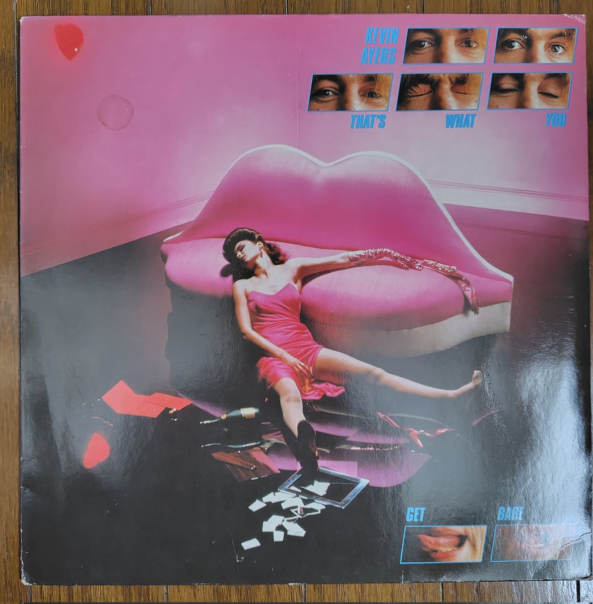 #横たわりジャケ貼ろうぜ