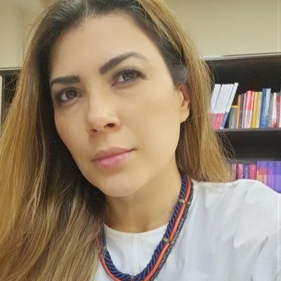 ElMaderense12's tweet photo. Observé bien este rostro.
Es el rostro de la corrupción y protección al Narco en México.
Por su culpa muchos delincuentes vuelven a la calle a delinquir y as3s1nar.
Ella es Perla Fabiola Ayala Estrada.
Jueza de distrito que LIBERO ANTICIPADAMENTE a la esposa del Mencho. https://t.co/y3STB6GSzB