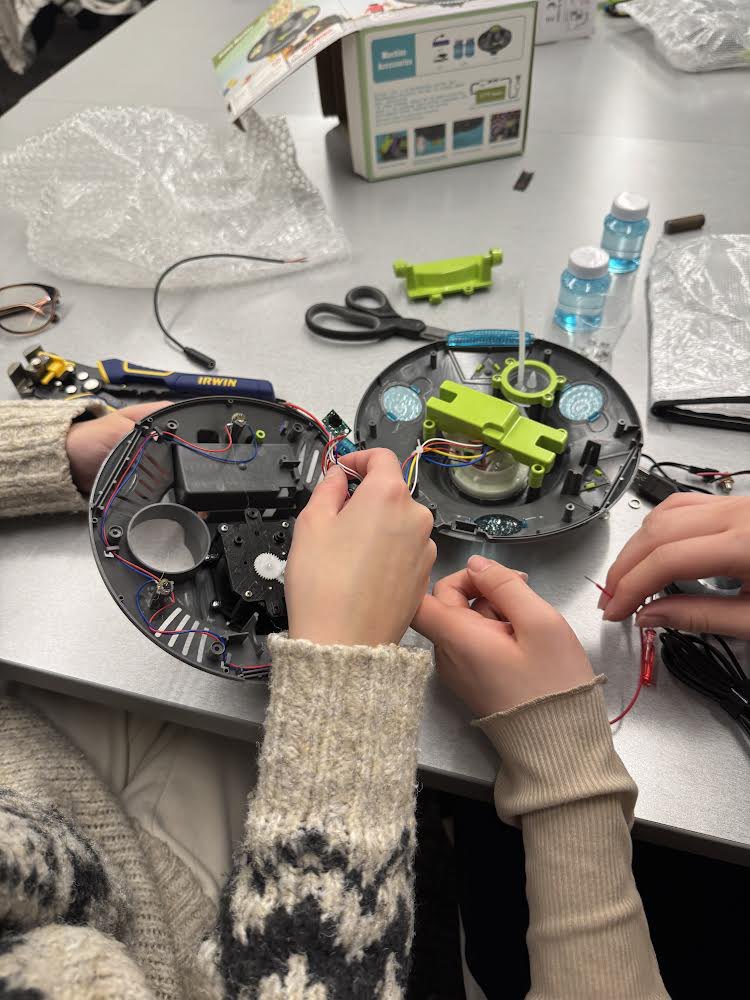 HuskyADAPT (@huskyadapt) on Twitter photo Nothing says Valentine’s Day like a toy adaptation workshop! A huge thank you to everyone who joined us for our February 14th event. Attendees successfully adapted 7 toys including some fun ones like a UFO bubble machine and a light saber! We can’t wait to see you next time! Nothing says Valentine’s Day like a toy adaptation workshop! A huge thank you to everyone who joined us for our February 14th event. Attendees successfully adapted 7 toys including some fun ones like a UFO bubble machine and a light saber! We can’t wait to see you next time!