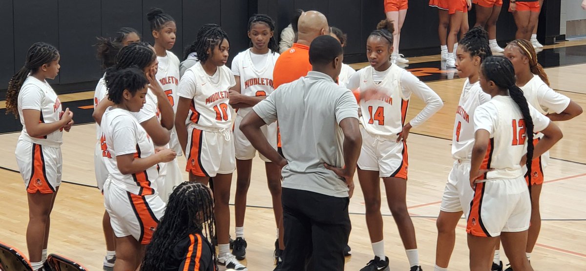 HuskerVol's tweet photo. #TennesseeGirlsHighSchoolBasketball #TSSAA #Region7A Quarterfinal: @GleasonGBB(orange) vs. @schoolmhstn(white) @west10sports https://t.co/ypXLKHD8ZZ