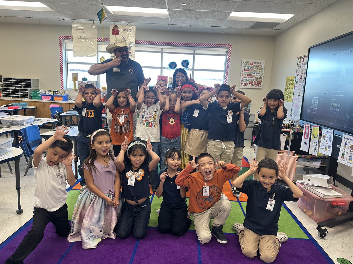 Victor A. Lara (@vlara_82) on Twitter photo A huge thank you to Ms. Ureno-Olivas <a href="/RiversideEleme2/">Riverside Elementary School</a> for inviting me to read Sweet Tooth, by Margie Palatini to Ms. Casas’ 1st grade students.
It was a lot of fun relating the book to my bad eating habits ! 🤭🍪 🍩 🍭 🧁 🥧
<a href="/Riverside_4ever/">Riverside_Rangers</a>
#ReadAcrossAmerica A huge thank you to Ms. Ureno-Olivas <a href="/RiversideEleme2/">Riverside Elementary School</a> for inviting me to read Sweet Tooth, by Margie Palatini to Ms. Casas’ 1st grade students.
It was a lot of fun relating the book to my bad eating habits ! 🤭🍪 🍩 🍭 🧁 🥧
<a href="/Riverside_4ever/">Riverside_Rangers</a>
#ReadAcrossAmerica