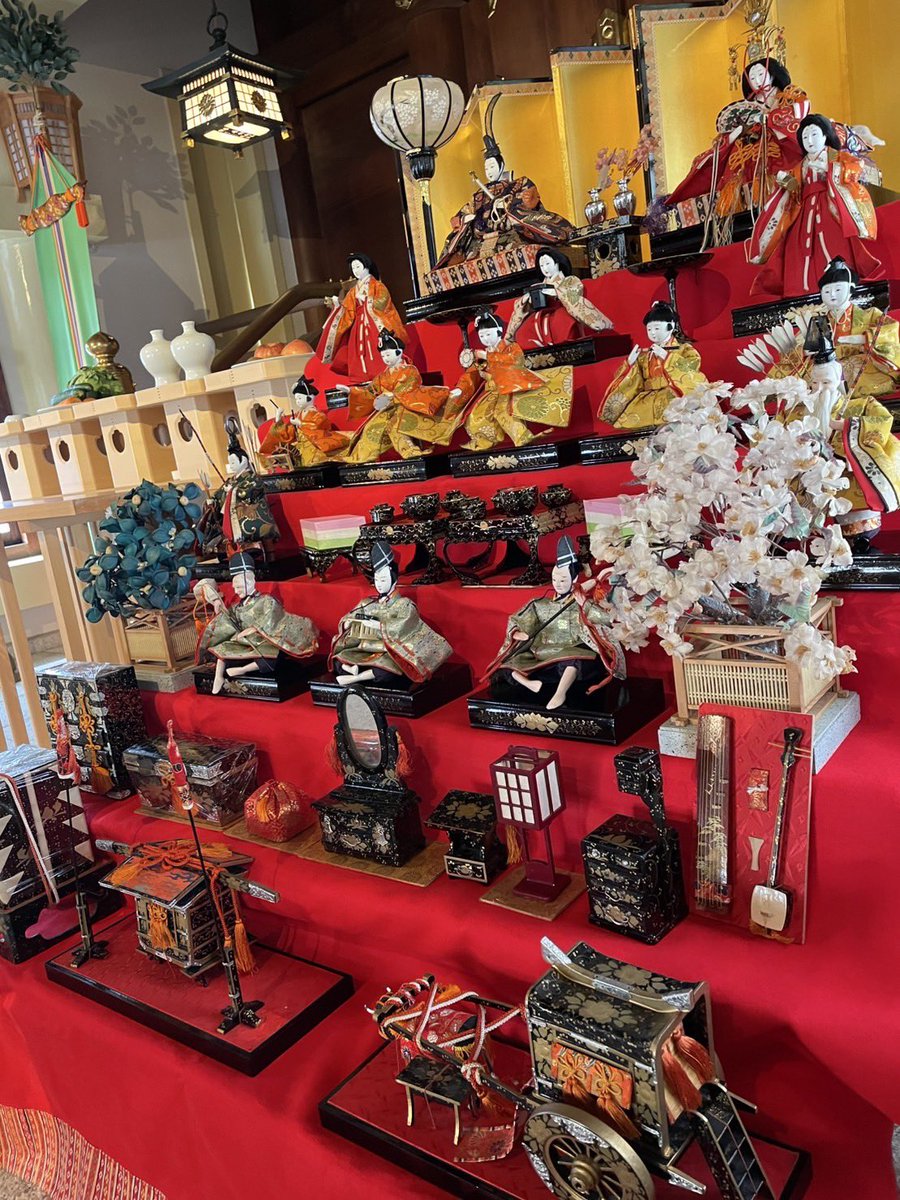 aichigokoku's tweet photo. ついに、桃節供厄除祈願祭の当日になりました！
本日は雛人形の飾り付けを行いました！

当日、ご参拝頂いた方に桜が見頃の時期に抹茶を飲んで観桜していただく招待券をお渡し致します🌸
(予約制)

ぜひ、ご参拝お待ちしております⛩ https://t.co/QFkCZ8SXwG